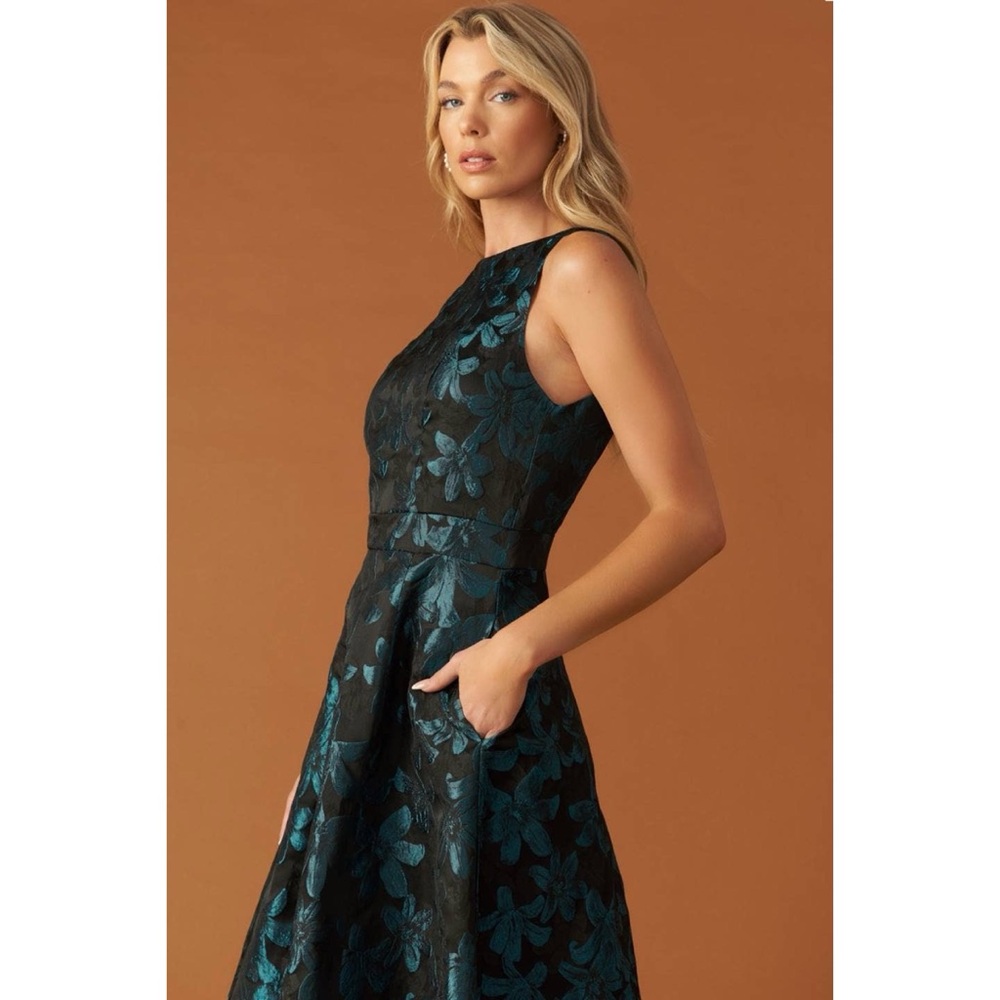Textured Woven Midi Dress - Picture 4 of 6